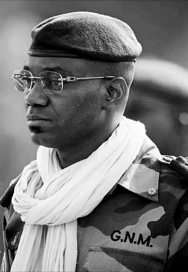 C’est avec une profonde tristesse que nous avons appris le décès du Général de corps d’armée Sadio Camara, Ministre de la Défense et des Anciens Combattants, survenu le samedi 25 avril 2026.